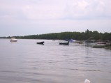 Łódki w pobliżu pomostu w Lubkowie