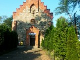 Wejście do kościoła w Dąbrównie