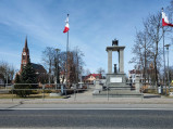 Pomnik Bojownikom o Niepodległość i kościół, Kałuszyn
