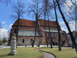 Słup i Kościół św. Bartłomieja w Koninie