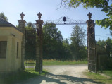 Brama do pałacu w Krubkach-Górkach