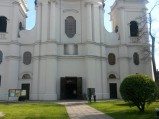 Wejście do Kościoła Ojców Pijarów w Łowiczu