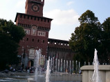 Fontanna przy Filarete Tower w Mediolanie