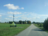 Krzyż przy drodze w Nowym Goniwilku