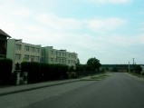 Droga przy szkole w Siennicy Różanej