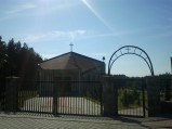 Brama wejściowa, kaplica na cmentarzu w Tupadłach